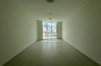Apartment - 2 Bedrooms - 3 Bathrooms for rent in Al Khan Corniche - Al Khan - Sharjah