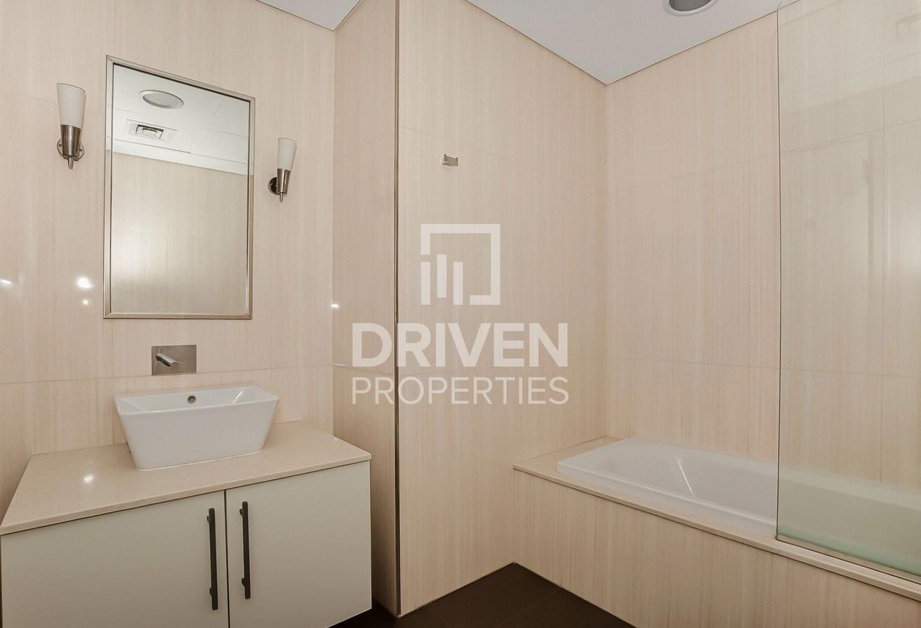 Spacious Upgraded Apartment | DIFC Views photo 13