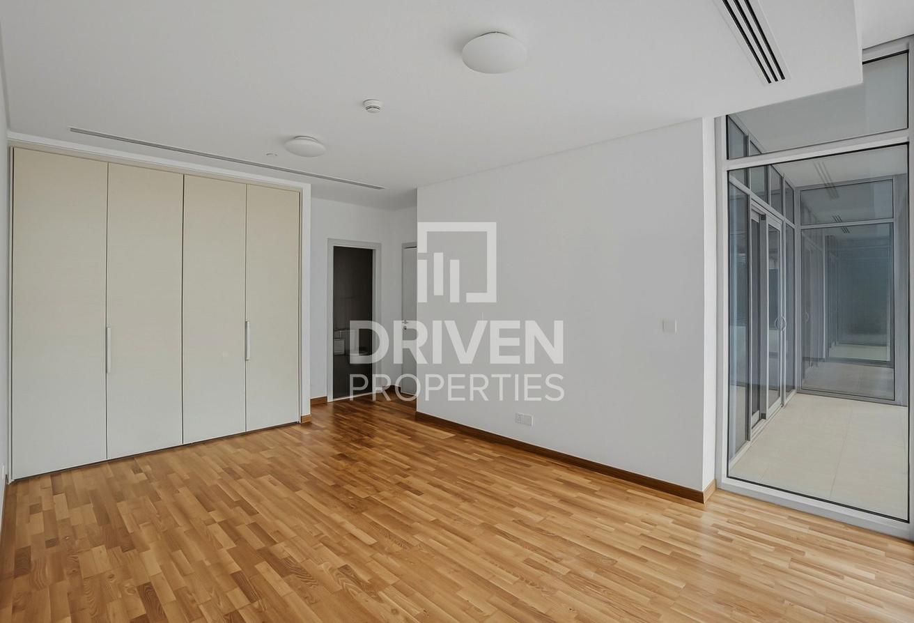 Spacious Upgraded Apartment | DIFC Views photo 7