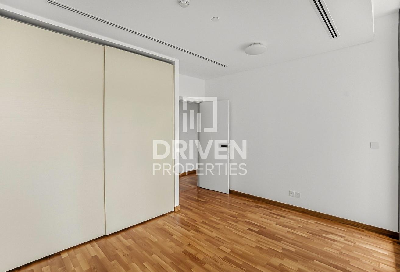 Spacious Upgraded Apartment | DIFC Views photo 9