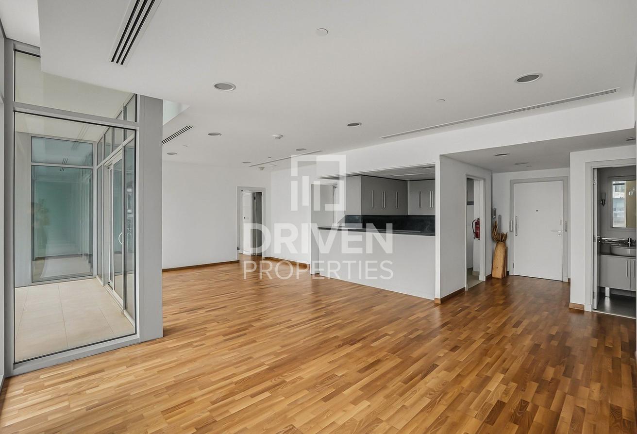 Spacious Upgraded Apartment | DIFC Views photo 2