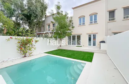 فيلا - 2 غرف نوم - 3 حمامات للبيع في الينابيع 15 - الينابيع - دبي