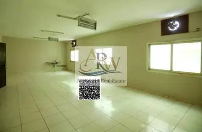 Labor Camp - Studio - 7+ Bathrooms for rent in Al Sajaa S - Al Sajaa - Sharjah