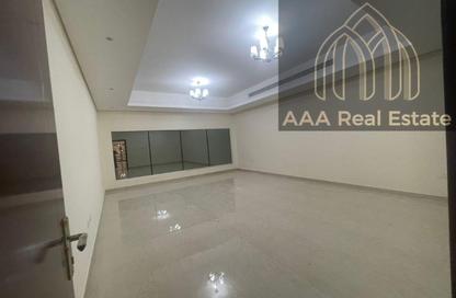 Villa - 5 Bedrooms - 4 Bathrooms for rent in Jumeirah 1 Villas - Jumeirah 1 - Jumeirah - Dubai