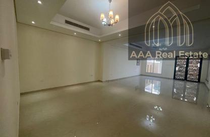 Villa - 5 Bedrooms - 4 Bathrooms for rent in Jumeirah 1 Villas - Jumeirah 1 - Jumeirah - Dubai