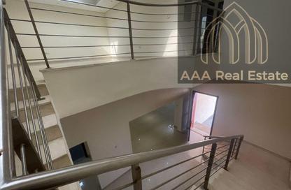 Villa - 5 Bedrooms - 4 Bathrooms for rent in Jumeirah 1 Villas - Jumeirah 1 - Jumeirah - Dubai