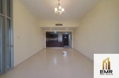 Apartment - 1 Bedroom - 2 Bathrooms for rent in Al Shafar Tower - Business Bay - Dubai