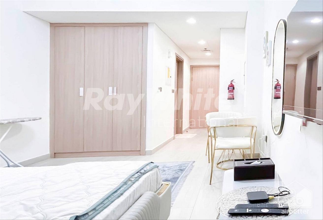 Modern Studio | Fully Furnished | Spacious Layout photo 6