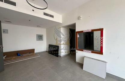 Apartment - 2 - 3 for rent in Al Majaz 2 - Al Majaz - Sharjah Apartment - 2 - 3 for rent in Al Majaz 2 - Al Majaz - Sharjah