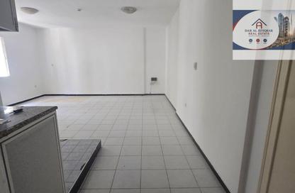 Apartment - Studio - 1 Bathroom for rent in Abu Shagara building - Abu shagara - Sharjah Apartment - Studio - 1 Bathroom for rent in Abu Shagara building - Abu shagara - Sharjah