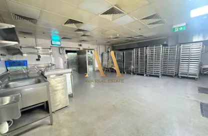 Warehouse - Studio - 3 Bathrooms for rent in Dubai Investment Park 1 (DIP 1) - Dubai Investment Park (DIP) - Dubai