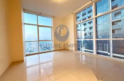 شقة - 2 غرف نوم - 3 حمامات للايجار في برج دوجا - شارع الشيخ زايد - دبي شقة - 2 غرف نوم - 3 حمامات للايجار في برج دوجا - شارع الشيخ زايد - دبي