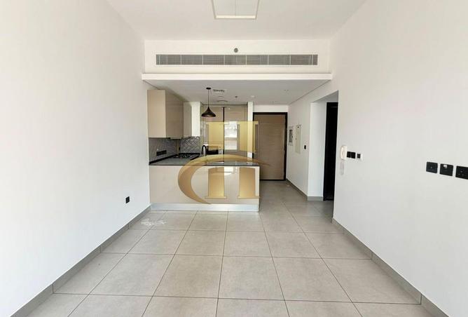 2 Bed + Study | High Floor | Fitted Kitchen photo 2