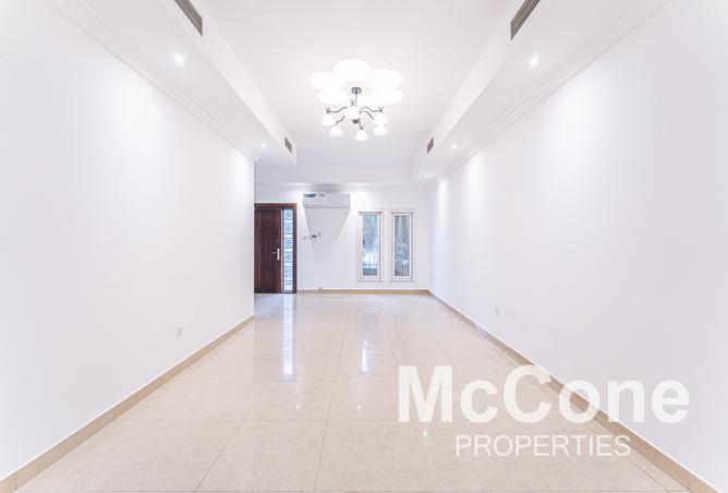 3-bed townhouse in Mirabella 3 · Vacant · Upgraded — photo 2