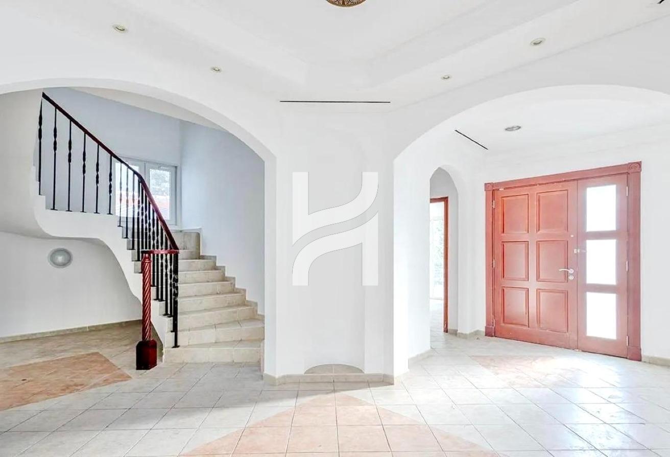 Large Plot | Vacant Now | Ready To Move In photo 2