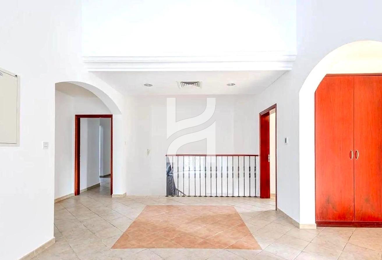 Large Plot | Vacant Now | Ready To Move In photo 9