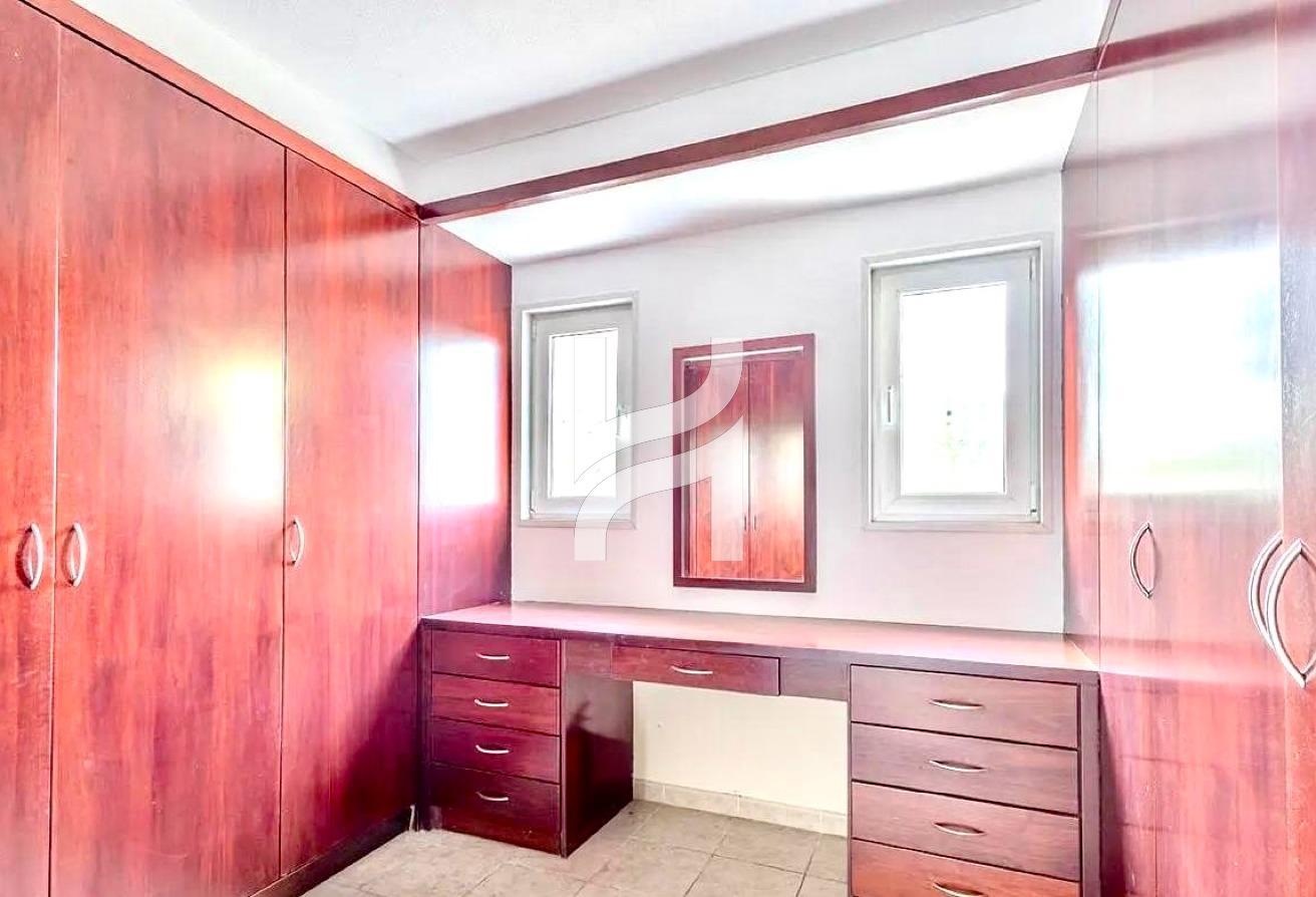 Large Plot | Vacant Now | Ready To Move In photo 10