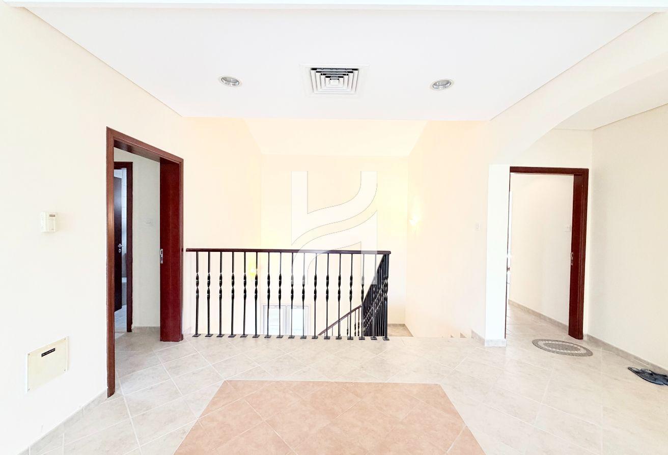 Large Plot | Vacant Now | Ready To Move In photo 12