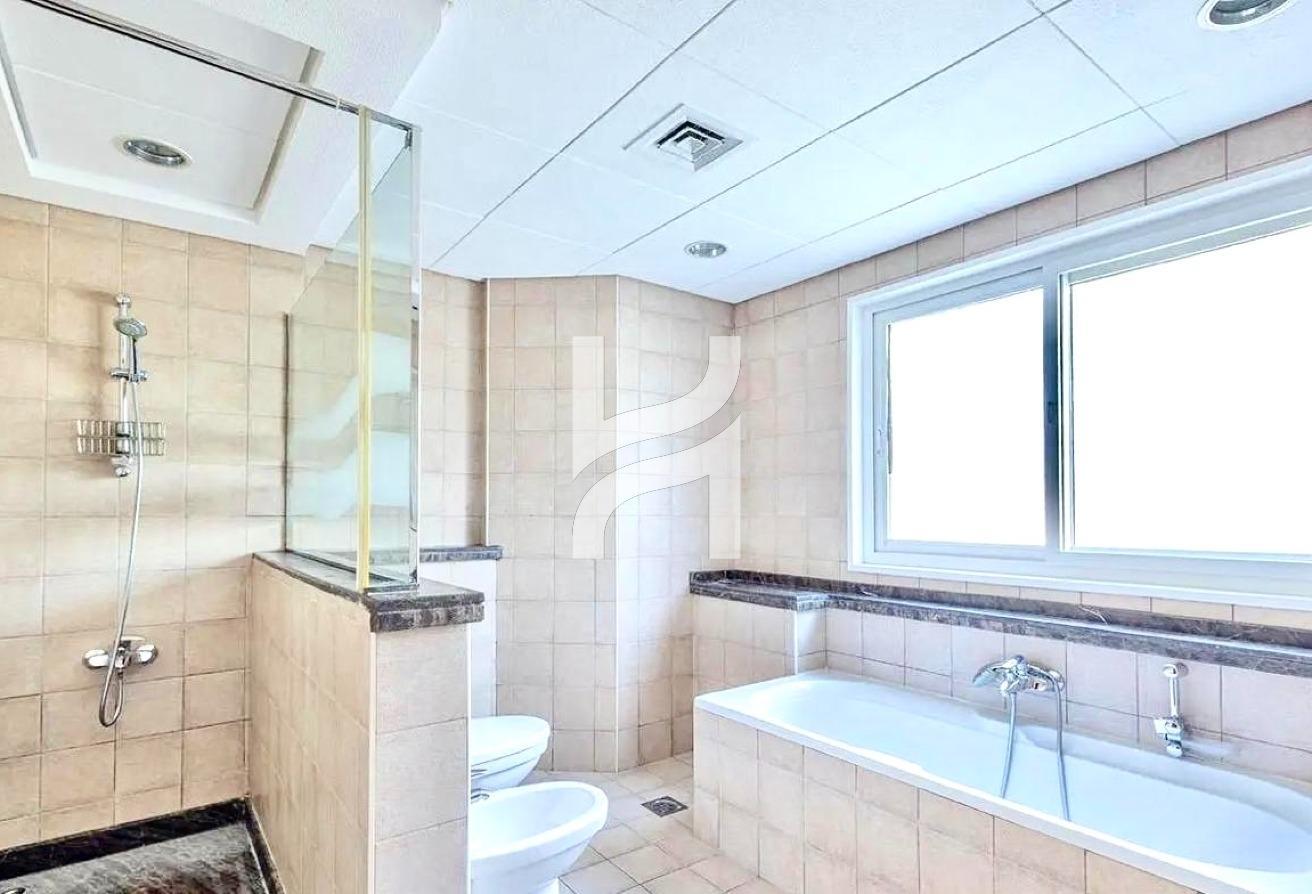 Large Plot | Vacant Now | Ready To Move In photo 11