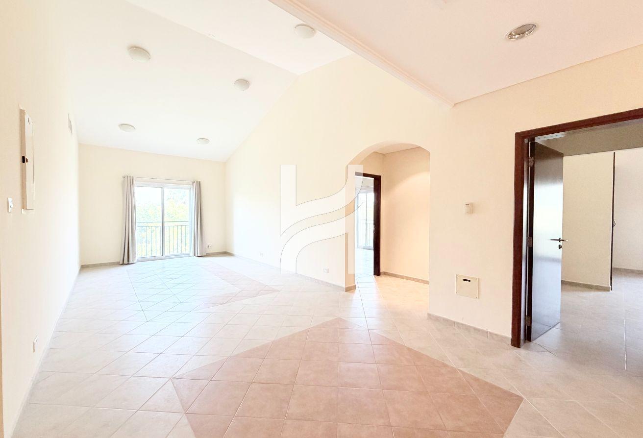 Large Plot | Vacant Now | Ready To Move In photo 6