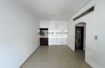 شقة - 2 غرف نوم - 2 حمامات للايجار في مبنى القاسمية 10 - المحطة - القاسمية - الشارقة