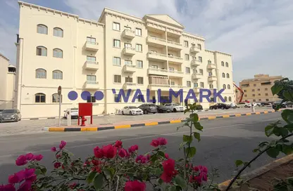 شقة - 2 غرف نوم - 2 حمامات للايجار في بناية 12 - قرية الياسمين - رأس الخيمة