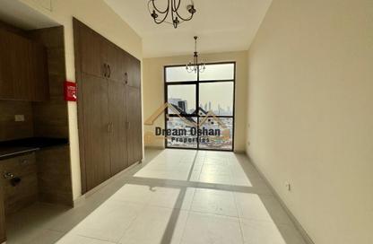 Apartment - Studio - 1 for rent in Rose Building - Al Jaddaf - Dubai Apartment - Studio - 1 for rent in Rose Building - Al Jaddaf - Dubai