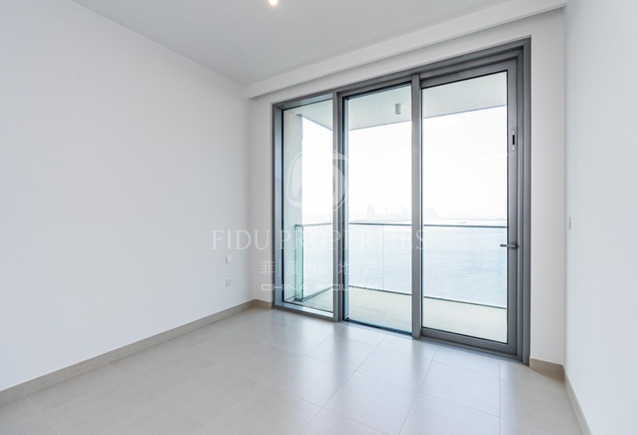 Sea and Burj Khalifa View | Vacant | Exclusive