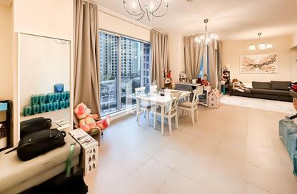 Apartment - 2 Bedrooms - 3 Bathrooms for rent in Delphine Tower - Marina Promenade - Dubai Marina - Dubai