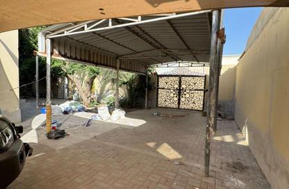 Villa - 6 Bedrooms - 5 Bathrooms for rent in Al Sabkha - Al Riqqa - Sharjah