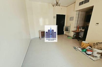 Apartment - Studio - 1 Bathroom for rent in Muwaileh - Sharjah