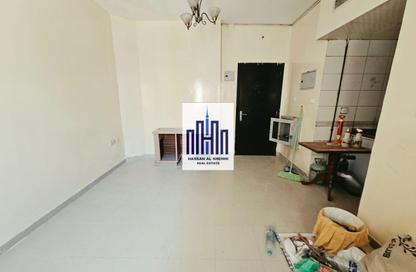 Apartment - Studio - 1 Bathroom for rent in Muwaileh - Sharjah