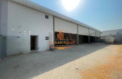 Warehouse - Studio - 2 Bathrooms for rent in Umm Al Thuoob - Umm Al Quwain