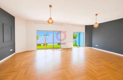 Villa - 4 - 5 for rent in 32 Villas - Dubai Media City - Dubai Villa - 4 - 5 for rent in 32 Villas - Dubai Media City - Dubai