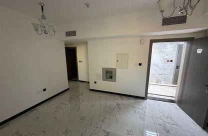 Apartment - 1 Bedroom - 2 Bathrooms for rent in Muwaileh 3 Building - Muwaileh - Sharjah