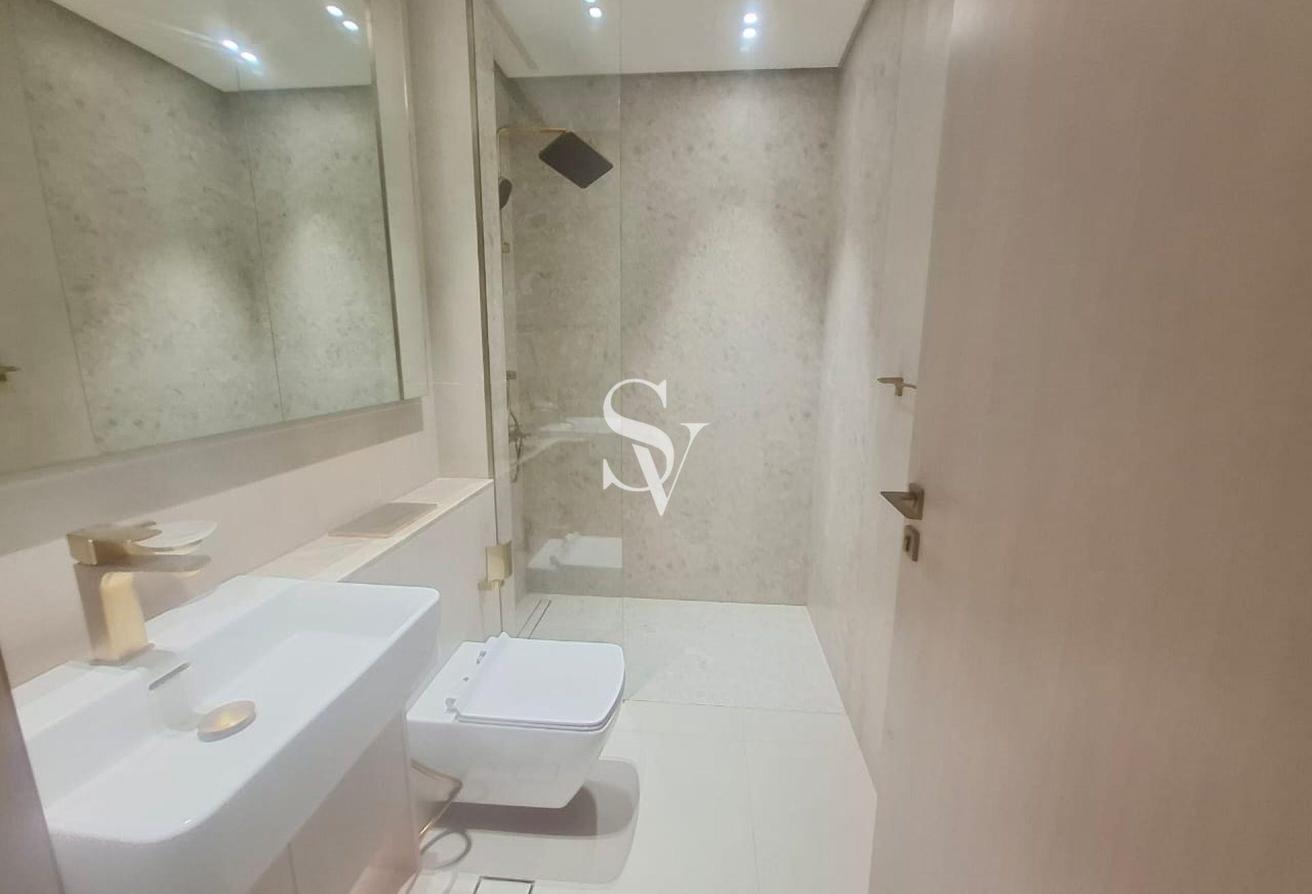Brand New | Chiller free | Near Mall | High Floor photo 10