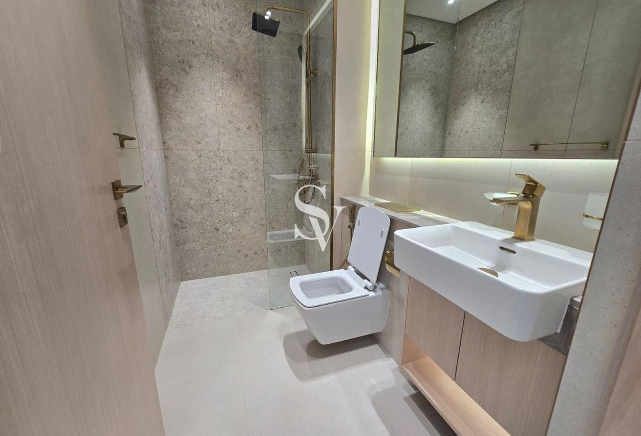 Brand New | Chiller free | Near Mall | High Floor photo 9