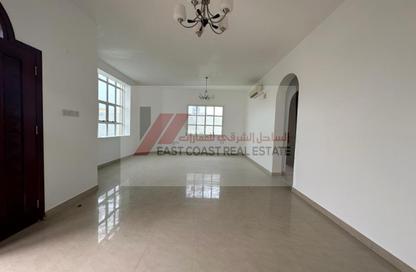 Villa - 5 - 6 for rent in Al Faseel - Fujairah