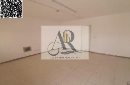 Labor Camp - Studio - 7+ Bathrooms for rent in Ali Mousa Building - Al Sajaa Industrial - Al Sajaa - Sharjah