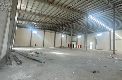 Warehouse - Studio - 4 Bathrooms for sale in Umm Al Thuoob - Umm Al Quwain
