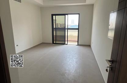 Whole Building - 7+ - 7+ for sale in Al Jurf Industrial 2 - Al Jurf Industrial - Ajman Whole Building - 7+ - 7+ for sale in Al Jurf Industrial 2 - Al Jurf Industrial - Ajman
