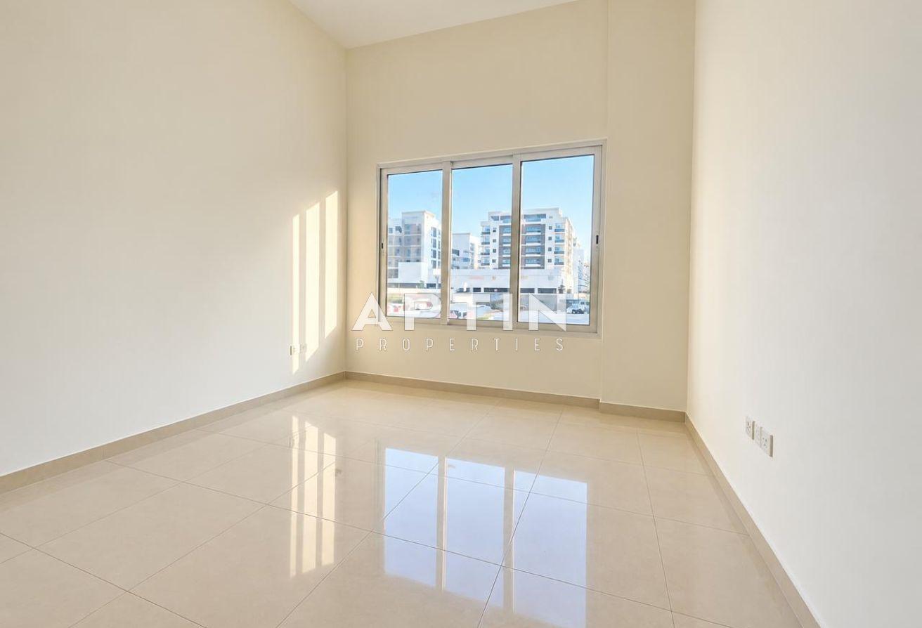 1 Bedroom Apartment | 2 Baths | Unfurnished