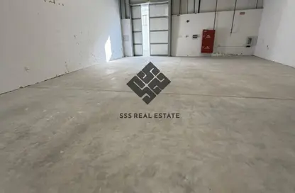 مستودع - استوديو للايجار في أم درع - أم القيوين