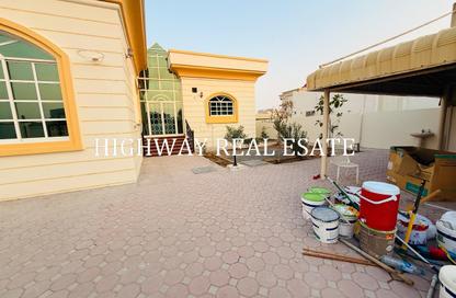 Villa - 4 - 6 for rent in Al Qarayen 1 - Al Qarayen - Sharjah