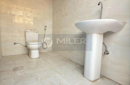 Shop - Studio - 1 Bathroom for rent in Umm Al Thuoob - Umm Al Quwain