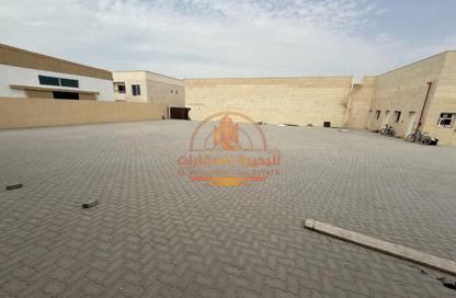 Factory - Studio - 2 Bathrooms for rent in Al Sajaa S - Al Sajaa - Sharjah