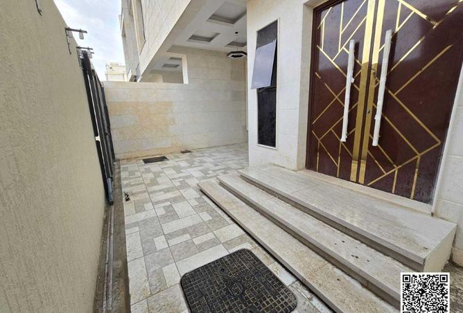 81520808 - Property Image 2