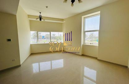 Apartment - 1 - 2 for rent in Infinity Building - Sheikh Zayed Road - Dubai