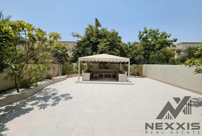 127483900 - Property Image 2