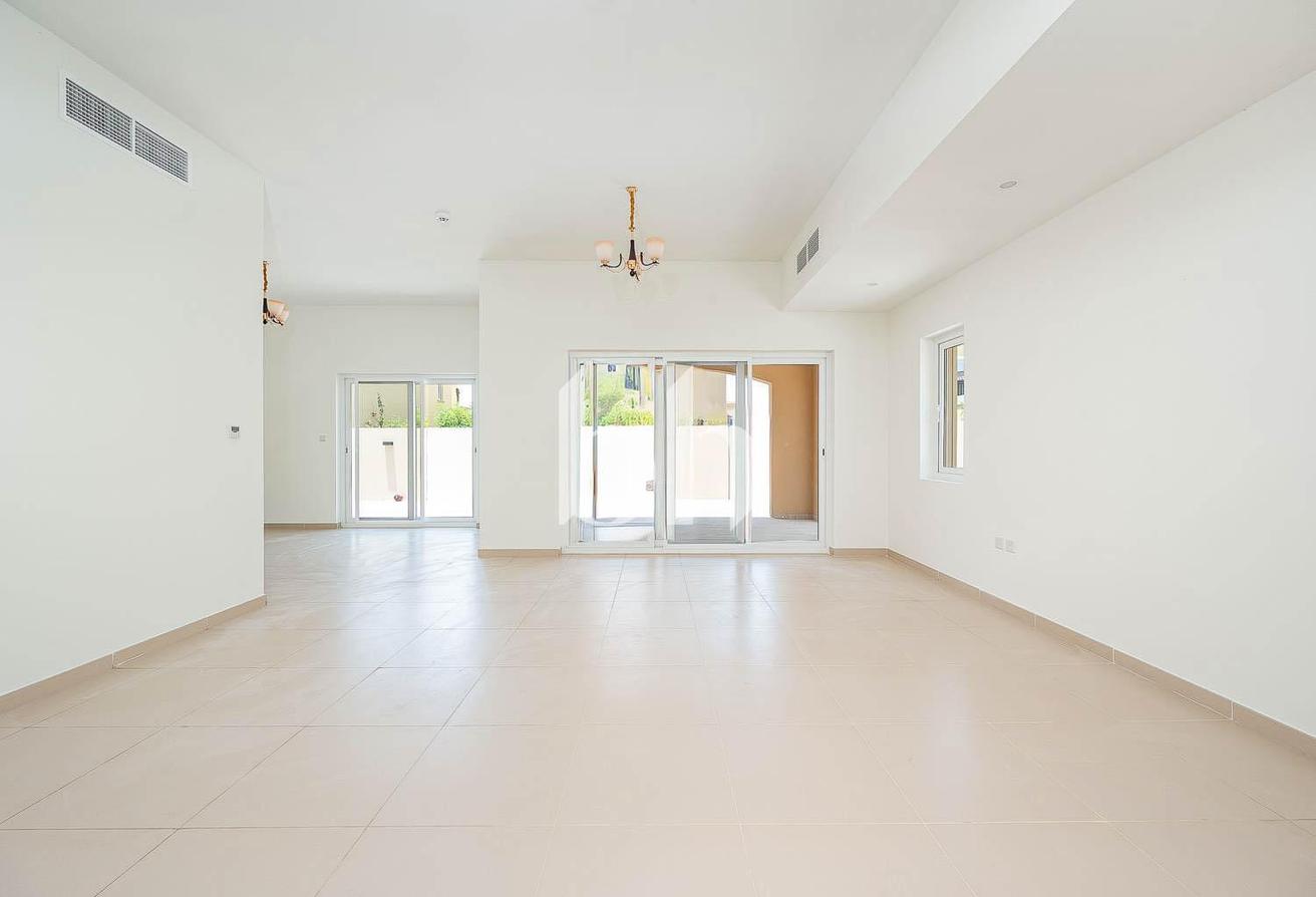 Great location | Vacant Soon | Unfurnished photo 8